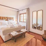 Pietra Eco *