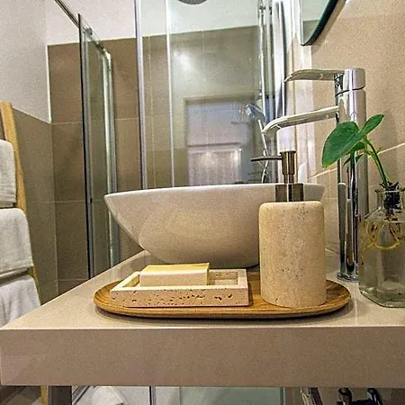 Pietra Eco *